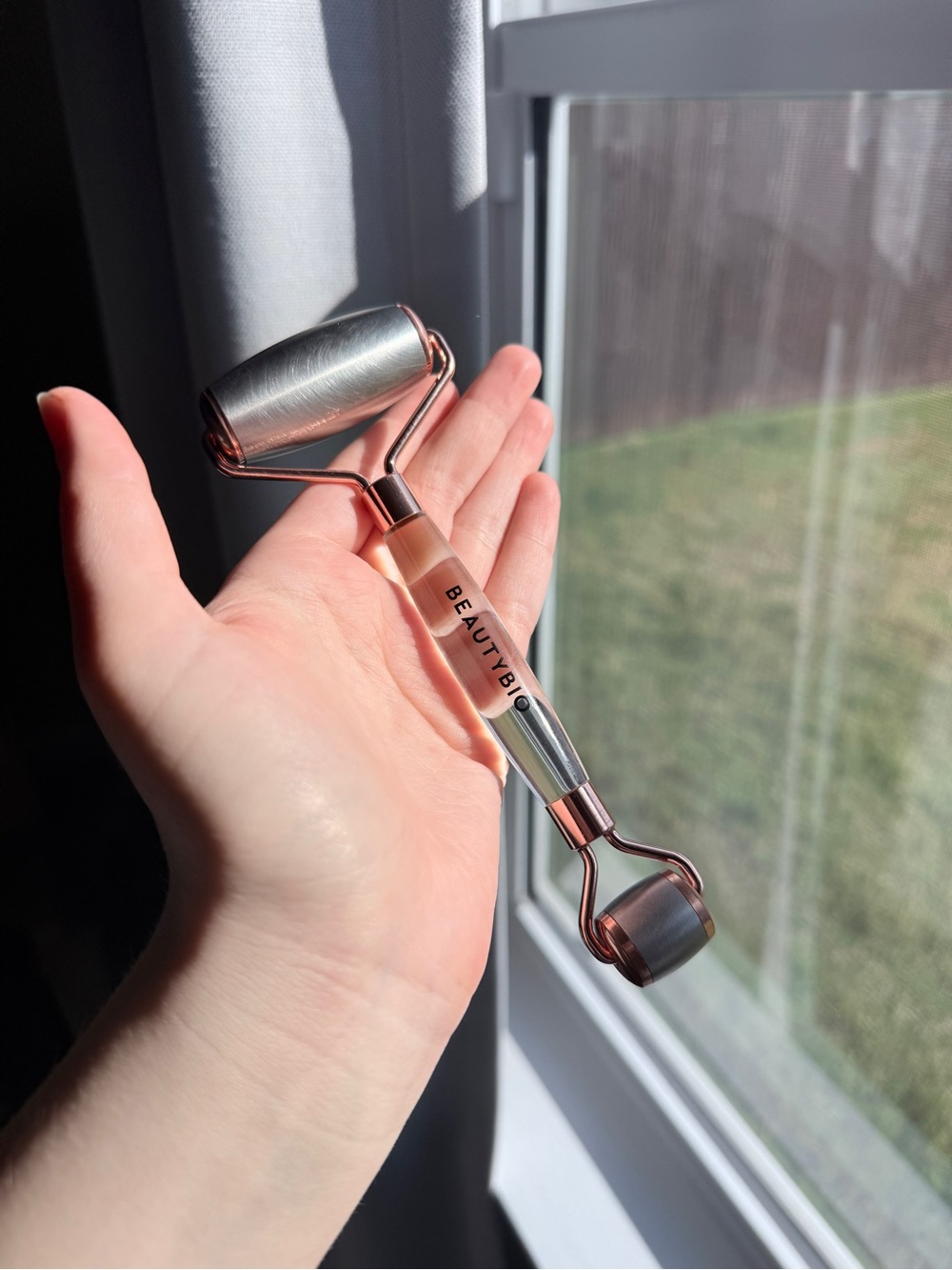 Cyro Facial Roller — Pink and Stainless Steel Cooling Face Massager